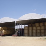 Struttura multipla composta da 2 strutture da mt. 10x15 coperte in PVC ignifugo per magazzino paglia e macchine agricole